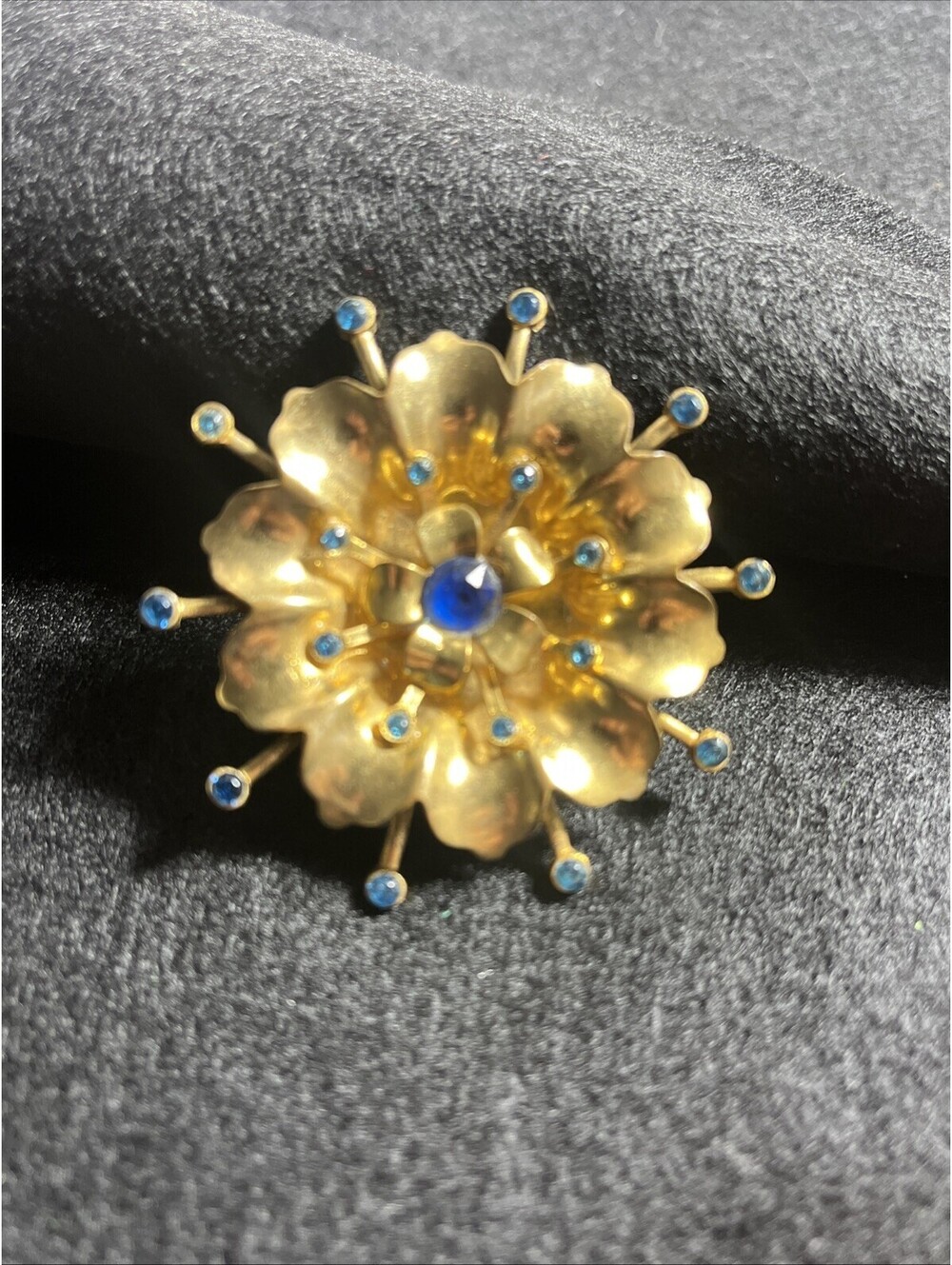 Vintage Gold Tone Flower Brooch Blue Rhinestones 3D Floral Atomic Pin 1.75”